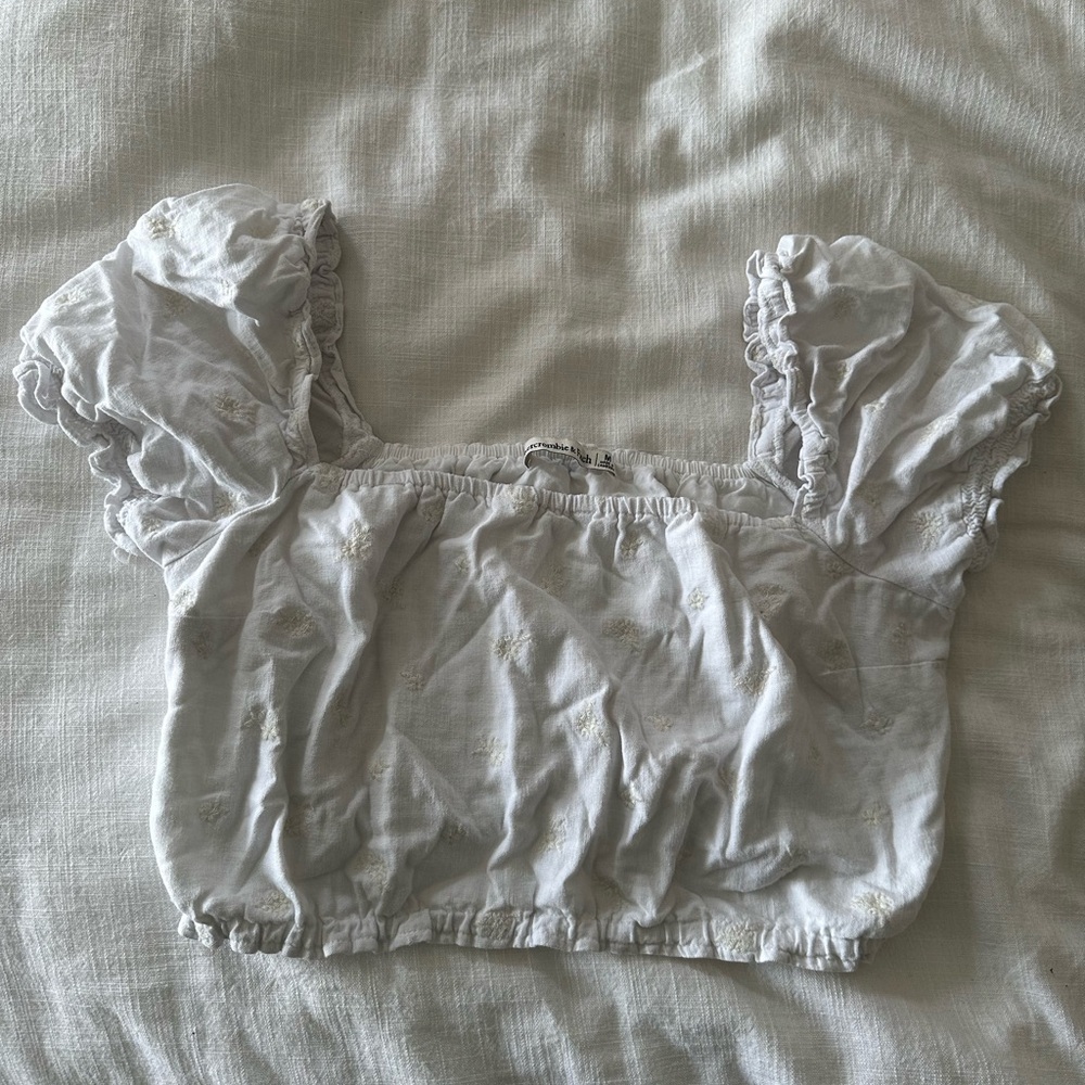 Abercrombie & Fitch White Ruffled Off the shoulder Blouse